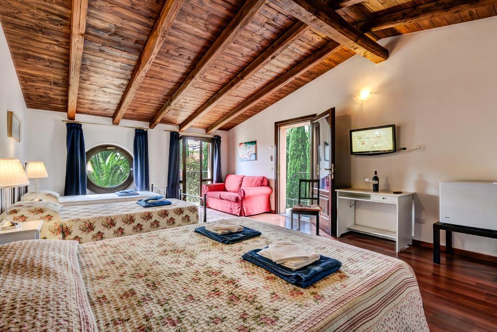Relais Villaggio Azzurro Ρώμη Δωμάτιο φωτογραφία